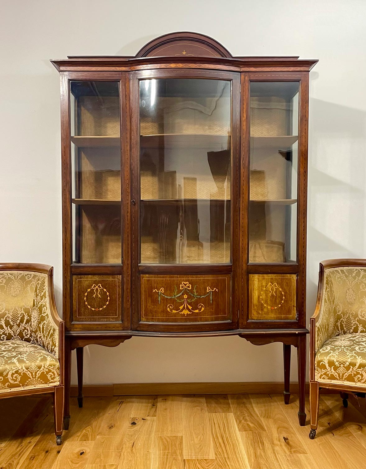 Window cabinet - H 185 cm