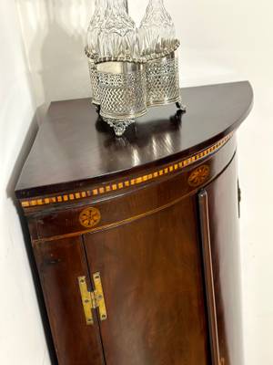 Corner Cabinet 1780 c. thumbnail 3