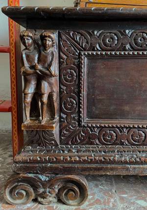 Chest - 17th cent. thumbnail 4