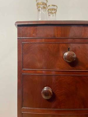Chest of Drawers thumbnail 4