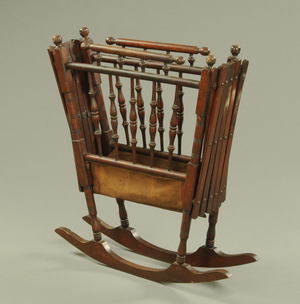 Crib - 1800s thumbnail 2