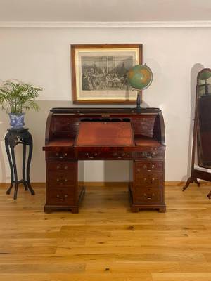 Roll-top Desk - 1830 c. thumbnail 2