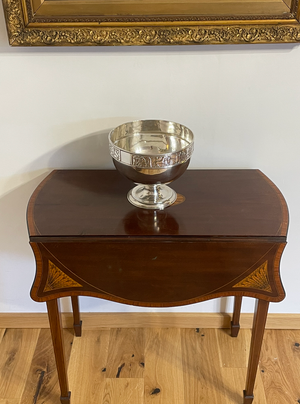 Coffee table with wings thumbnail 2
