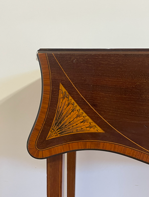 Coffee table with wings thumbnail 3