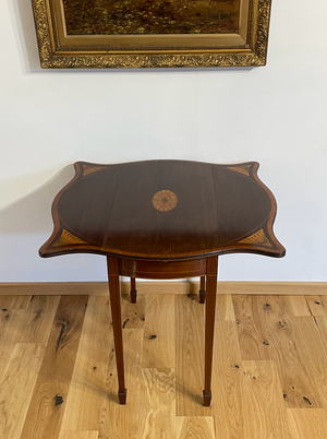 Coffee table with wings thumbnail 5
